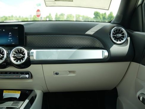 Certified 2026 Mercedes-Benz GLB 250 4MATIC image 30