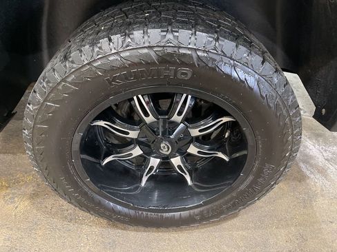 Used 2017 RAM 1500 Express AWD/4WD image 27