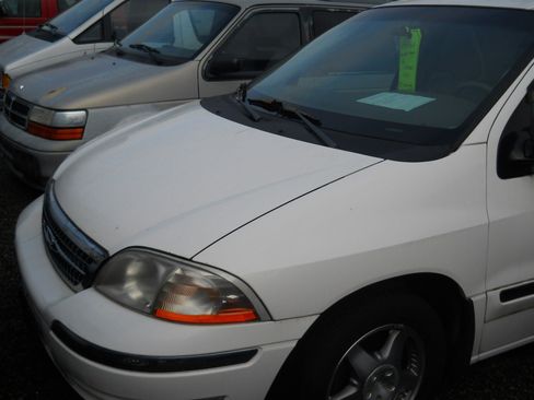 Used 2000 Ford Windstar image 2
