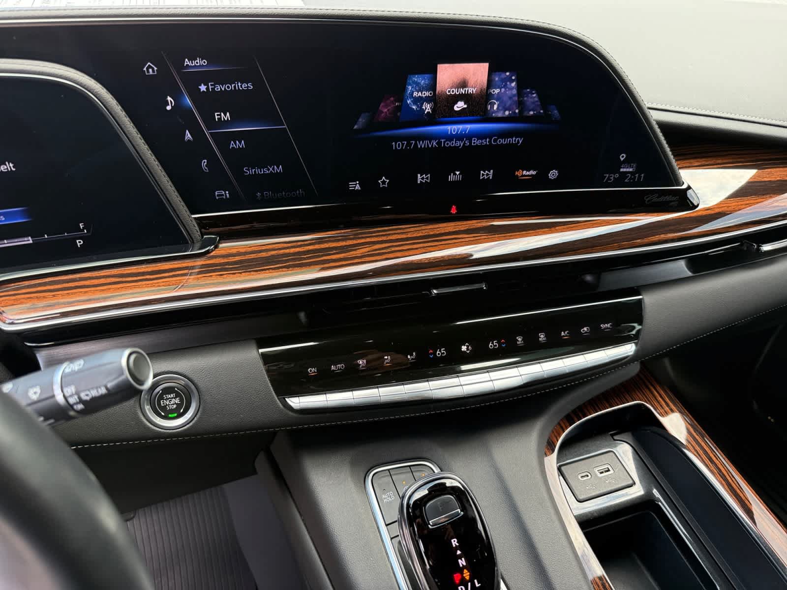 Used 2022 Cadillac Escalade Premium Luxury w/ Performance Package AWD/4WD image 17