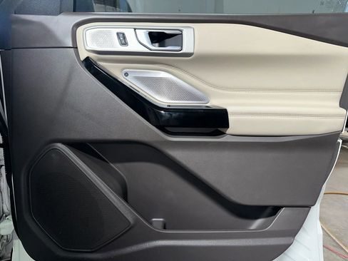 Used 2021 Ford Explorer Platinum w/ Equipment Group 601A image 36