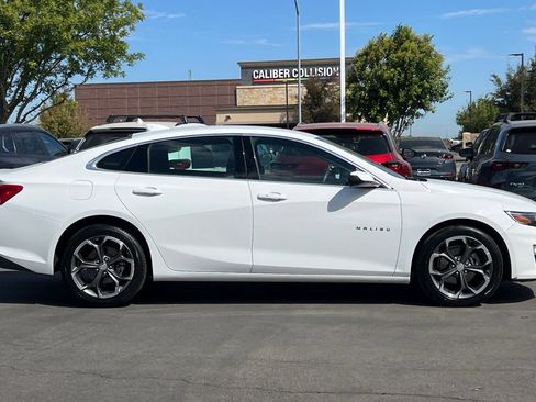 Used 2024 Chevrolet Malibu LT FWD image 3