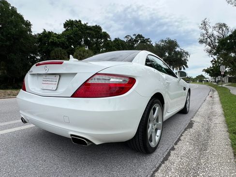 Used 2015 Mercedes-Benz SLK 250 w/ Premium Package image 35
