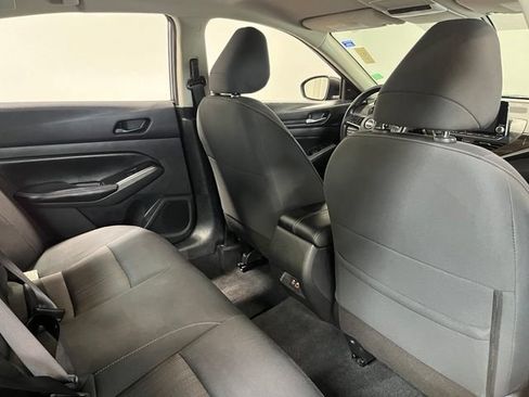 Used 2024 Nissan Altima 2.5 SV FWD image 14