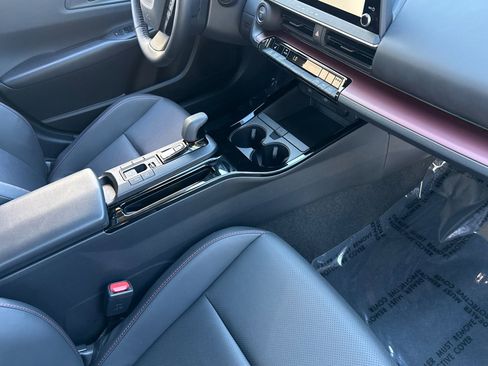 Used 2025 Toyota Prius XSE image 29