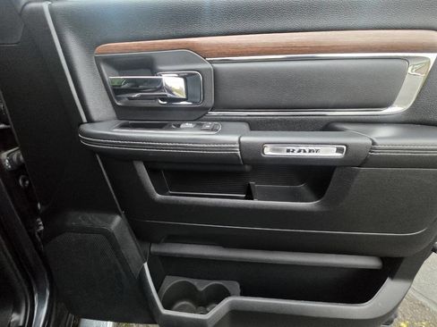 Used 2015 RAM 1500 Laramie w/ Convenience Group AWD/4WD image 28