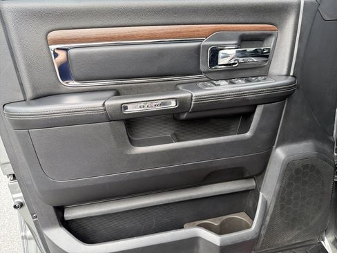 Used 2013 RAM 1500 Laramie w/ Convenience Group AWD/4WD image 12
