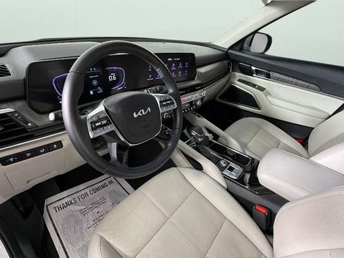 Used 2024 Kia Telluride EX w/ EX Captain's Chair Package FWD image 18