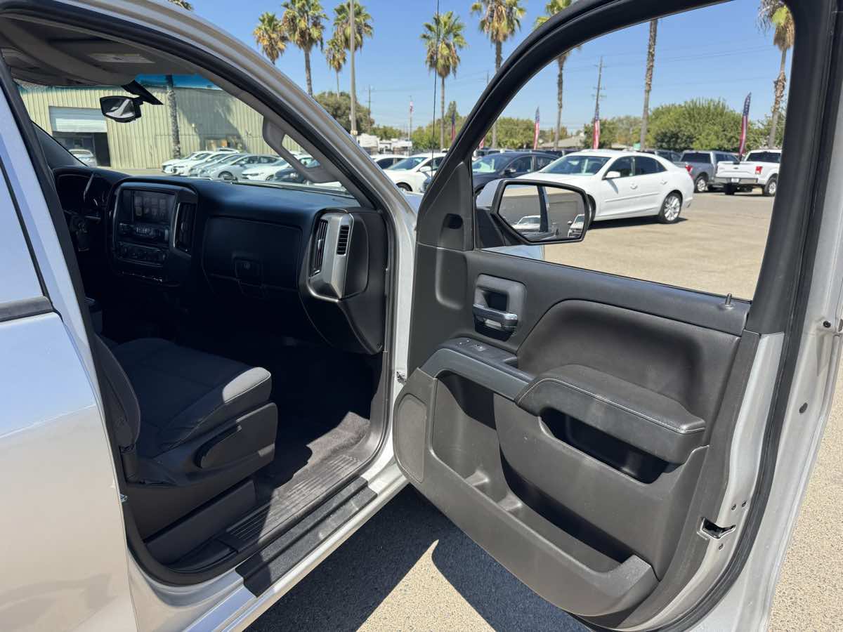 Used 2018 Chevrolet Silverado 1500 LT w/ All Star Edition AWD/4WD image 16