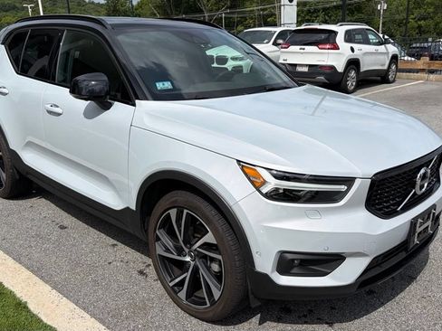 Used 2021 Volvo XC40 T5 R-Design w/ Advanced Package AWD/4WD image 5