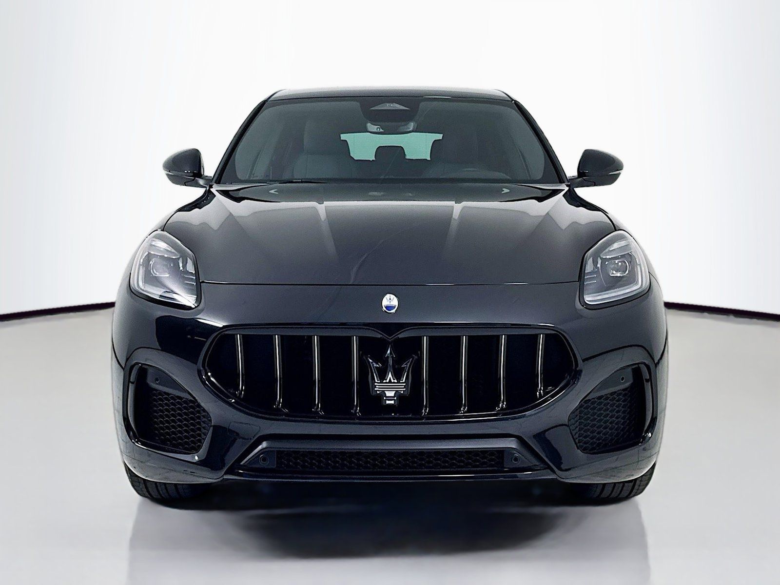 Used 2025 Maserati Grecale GT AWD/4WD image 2