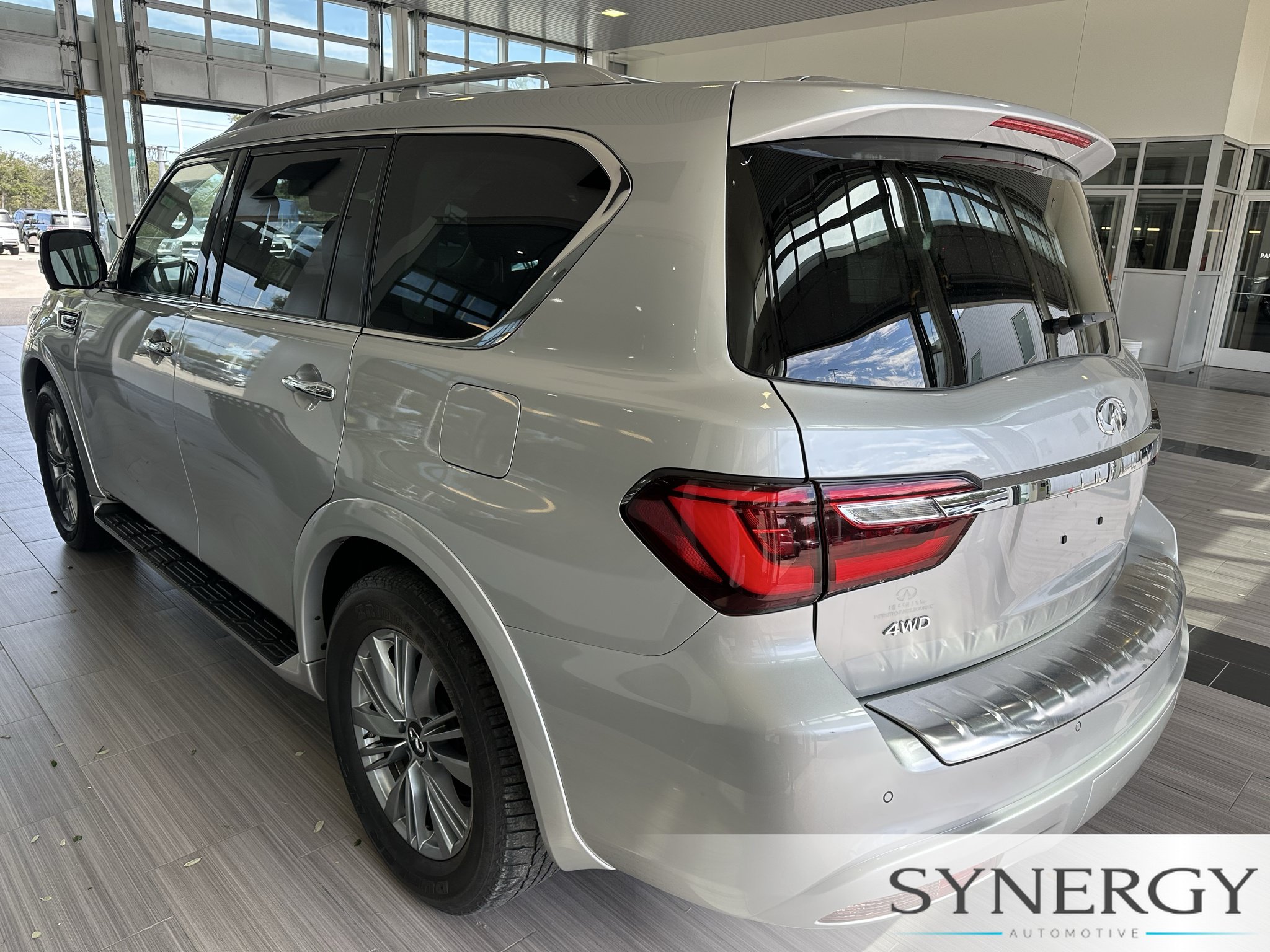 Certified 2023 INFINITI QX80 Luxe w/ All-Season Package AWD/4WD image 11