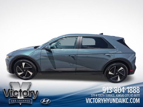 Used 2025 Hyundai Ioniq 5 SE RWD image 2