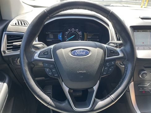 Used 2018 Ford Edge SEL w/ Equipment Group 201A AWD/4WD image 16