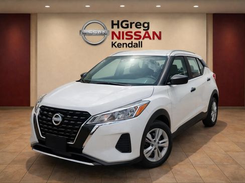 Certified 2023 Nissan Kicks S FWD image 3
