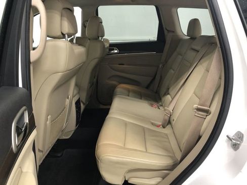 Used 2017 Jeep Grand Cherokee Limited AWD/4WD image 27