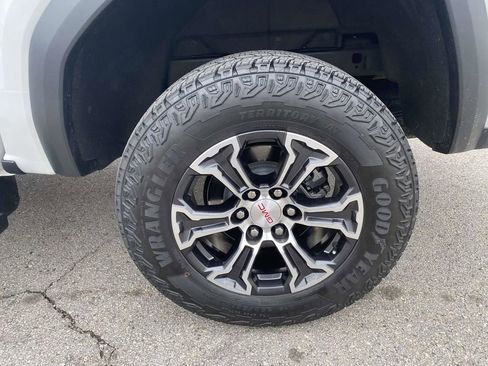 Used 2023 GMC Canyon AT4 w/ AT4 Premium Package image 7