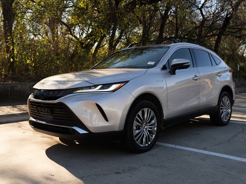 Used 2021 Toyota Venza Limited image 5