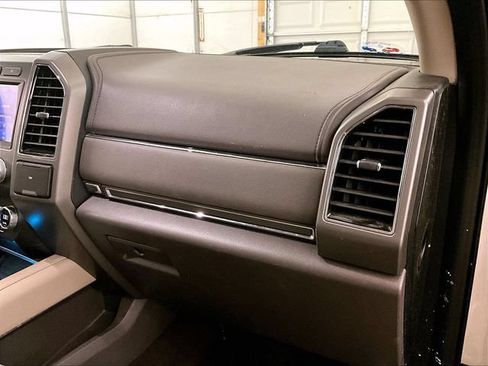 Used 2020 Ford Expedition Max XLT w/ Equipment Group 202A AWD/4WD image 15