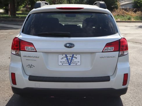 Used 2010 Subaru Outback 2.5i Premium AWD/4WD image 6