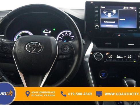 Used 2021 Toyota Venza LE image 5