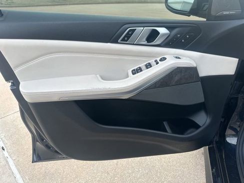 Used 2019 BMW X5 xDrive50i w/ M Sport Package image 13