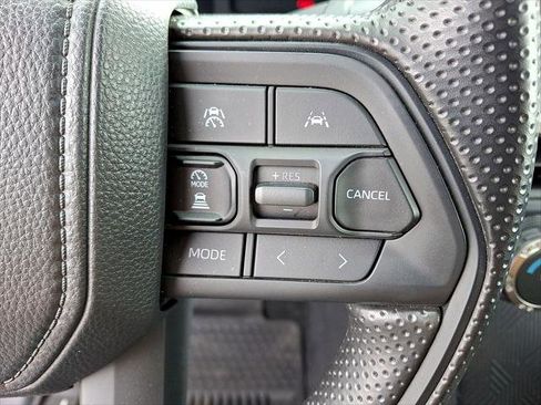 Used 2025 Toyota Tacoma SR5 image 18