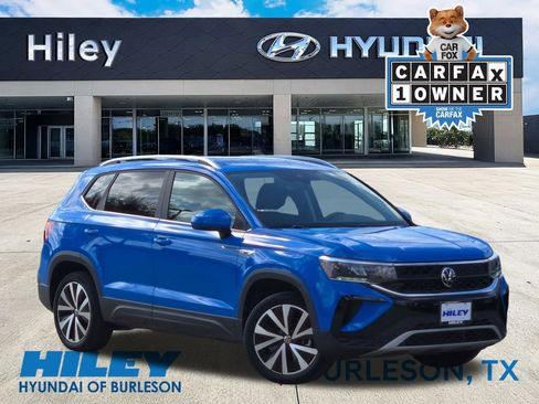 Used 2023 Volkswagen Taos SE image 1