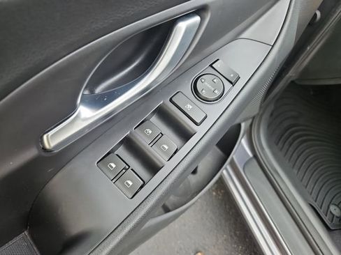 Used 2018 Hyundai Elantra GT Sport w/ Sport Tech Package 04 image 12