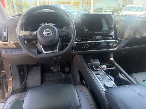Certified 2024 Nissan Pathfinder Platinum w/ Cargo Package AWD/4WD image 10