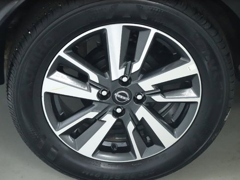 Used 2025 Nissan Versa SV FWD image 12