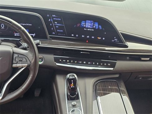 Used 2022 Cadillac Escalade Premium Luxury w/ Performance Package image 20