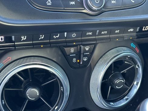 Used 2021 Chevrolet Camaro LT image 23