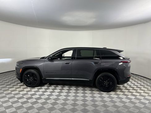 Used 2024 Jeep Wagoneer Launch Edition image 9