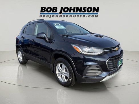 Certified 2022 Chevrolet Trax LT w/ LT Convenience Package image 1