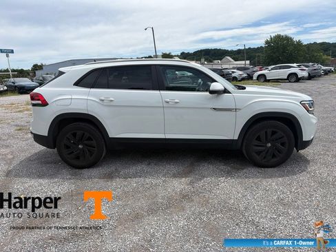Used 2023 Volkswagen Atlas Cross Sport SE w/ Panoramic Sunroof Package AWD/4WD image 6