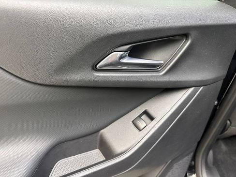 Used 2025 Chevrolet Equinox LT FWD image 38