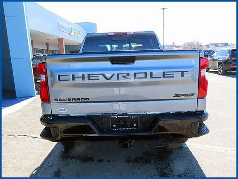 Used 2023 Chevrolet Silverado 1500 ZR2 w/ Technology Package AWD/4WD image 7