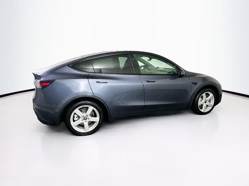 Used 2023 Tesla Model Y 2WD image 10