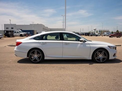 Used 2021 Honda Accord Touring image 7