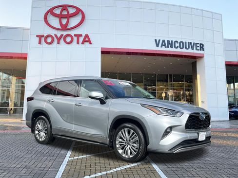 Certified 2024 Toyota Highlander Platinum AWD/4WD image 1