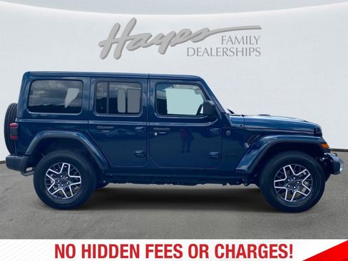 Used 2025 Jeep Wrangler Unlimited Sahara w/ Safety Group AWD/4WD image 2