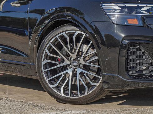 Used 2024 Audi SQ8 Prestige image 3
