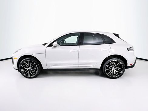 New 2026 Porsche Macan image 2