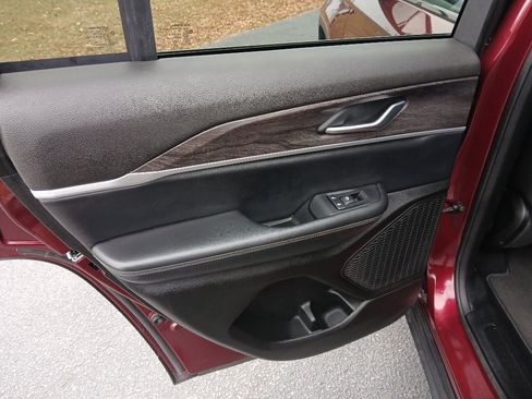 Certified 2023 Jeep Grand Cherokee Limited image 25