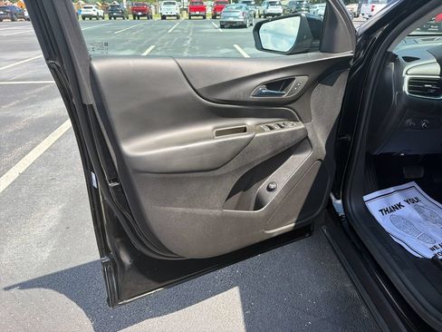 Used 2024 Chevrolet Equinox LT FWD image 12