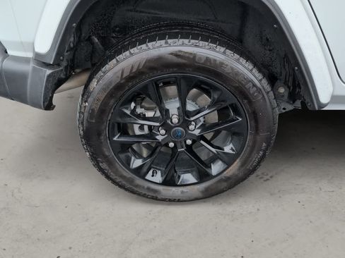 Used 2024 Jeep Wrangler Sahara w/ Technology Group image 12