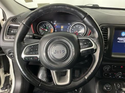 Used 2018 Jeep Compass Trailhawk AWD/4WD image 16