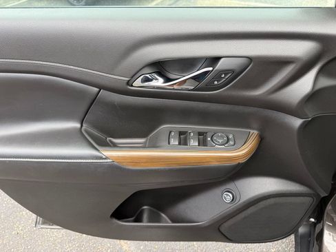 Used 2019 GMC Acadia SLE w/ Driver Alert Package I AWD/4WD image 18