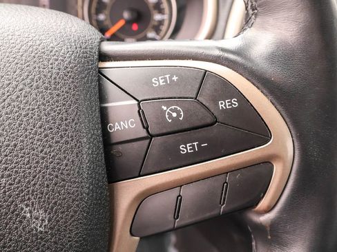 Used 2015 Jeep Cherokee Latitude w/ Comfort/Convenience Group image 21